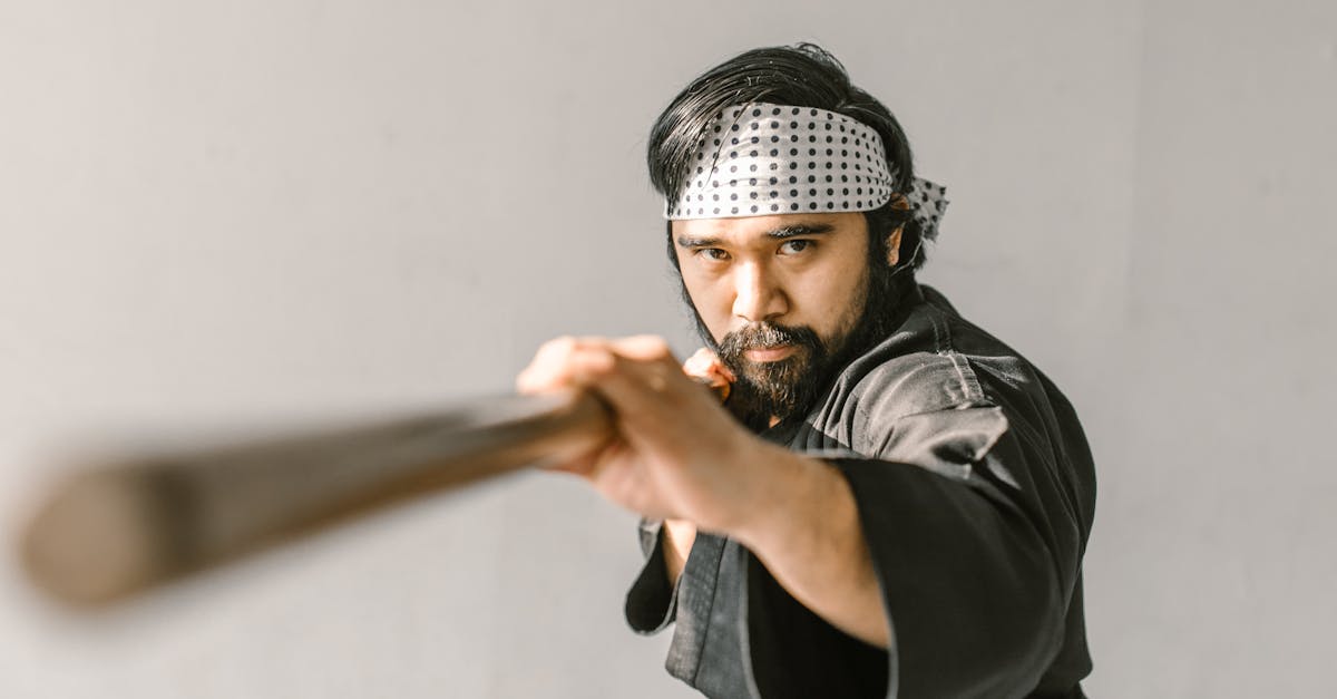 découvrez le monde passionnant du mma (arts martiaux mixtes) : combattants, techniques, événements et actualités. plongez dans l'univers des sports de combat où discipline, stratégie et performance se rencontrent.