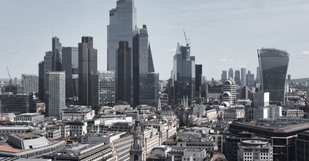 découvrez l'assurance pay-per-mile, une solution innovante qui ajuste votre prime en fonction de vos kilomètres parcourus. idéale pour lesconducteurs occasionnels, elle favorise une conduite responsable tout en offrant des économies. informez-vous sur les avantages et les options disponibles pour personnaliser votre couverture automobile.