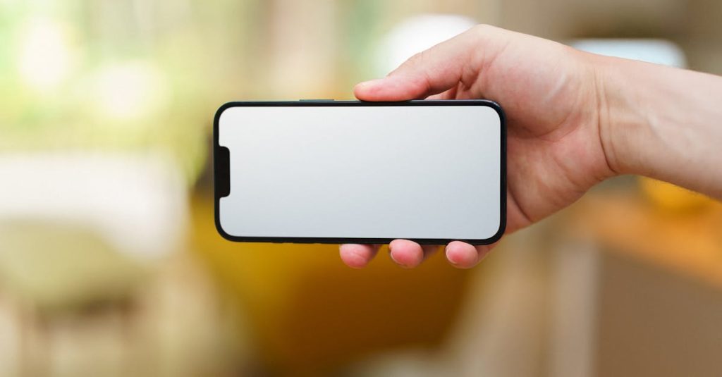 protégez votre téléphone avec une assurance mobile complète. bénéficiez d'une couverture contre les dommages, le vol et les pannes pour être serein en toutes circonstances. optez pour une assurance adaptée à vos besoins et préservez la valeur de votre appareil.